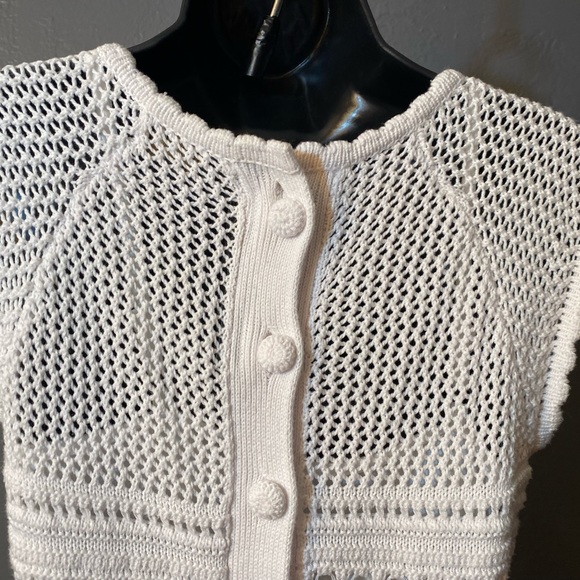 LAUNDRY By Shelli Segal White Crochet Dress With Buttons Down The Back - Picture 6 of 16